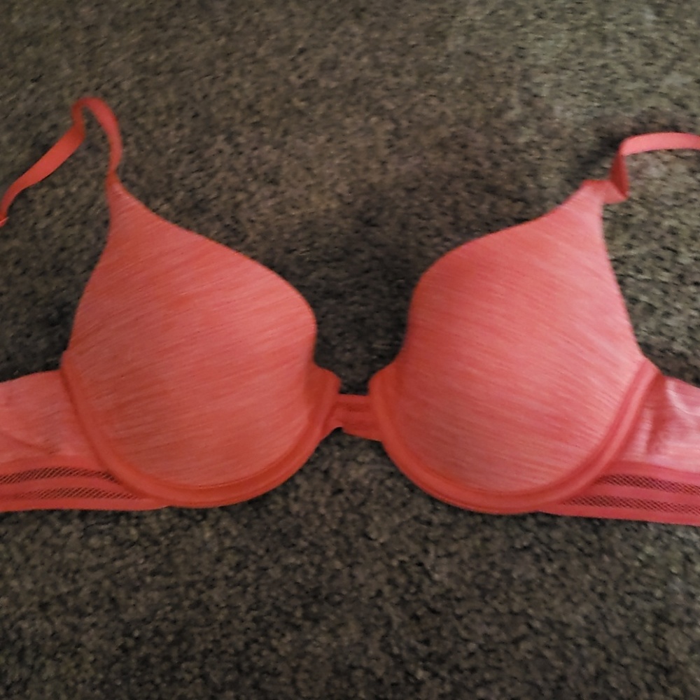 Victoria's Secret Uplift bra. 32c